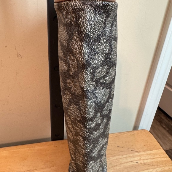 Yves Saint Laurent Clutch - Picture 8 of 9